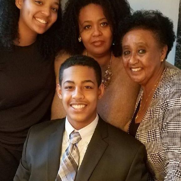 Meet your Posher, Luladey - Picture 1 of 1